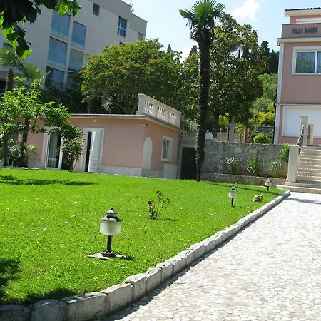 Raisa Villa *