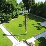 Raisa Villa