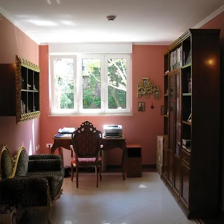 Vila Raisa *