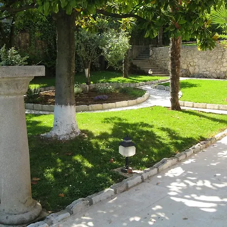 Vila Raisa
